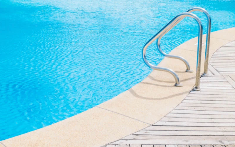 Schwimmbadbau-Poolbau St Pölten-Pool-mit-Unterwasserbeleuchtung